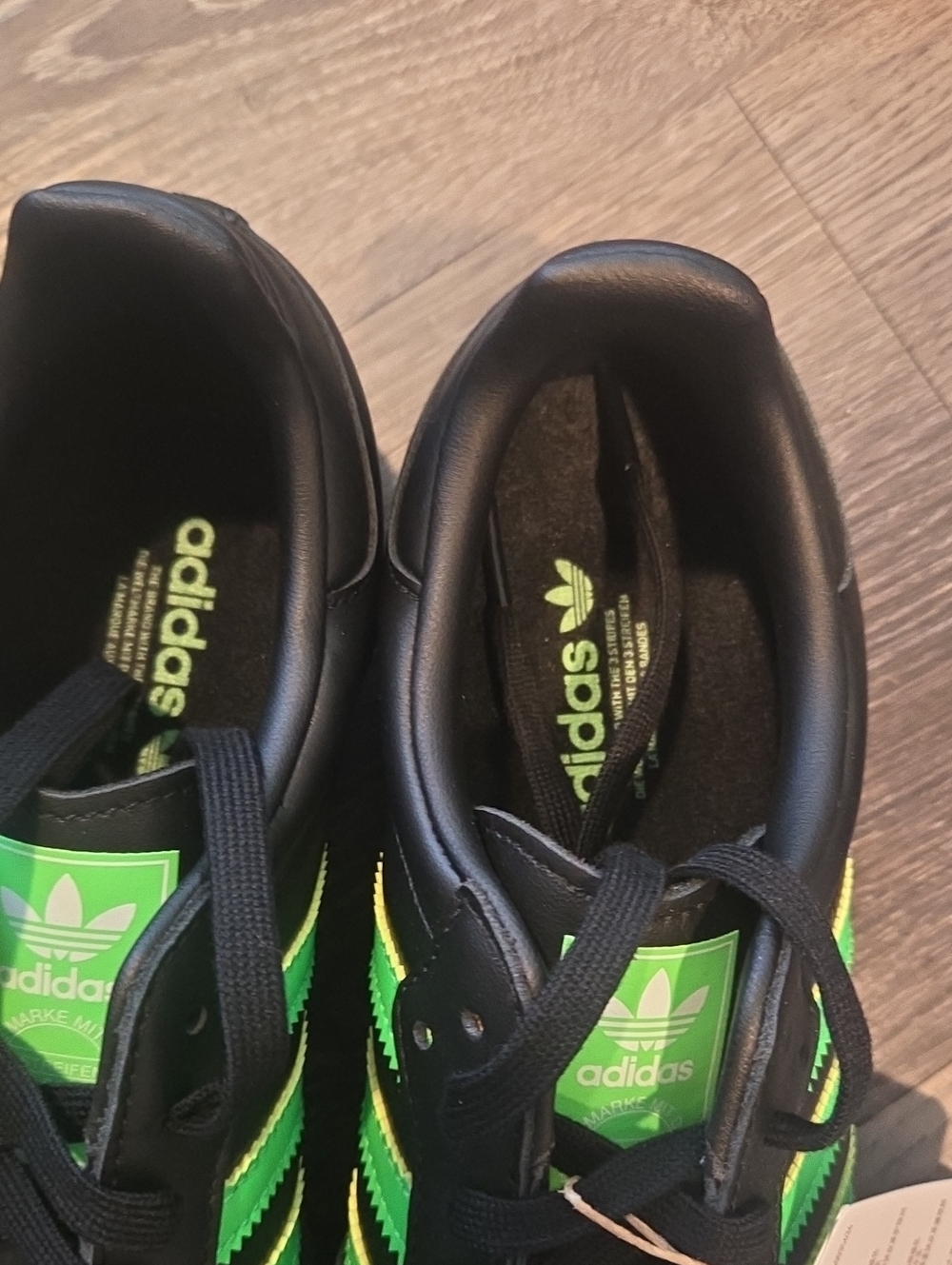 adidas Nwt Samba OG Black w/ Green Size 6 Youth - Picture 4 of 8